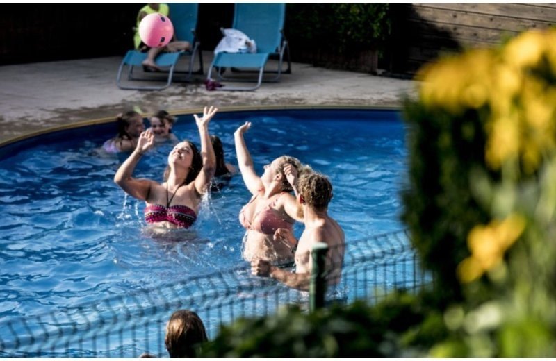 Volg ons via Facebook